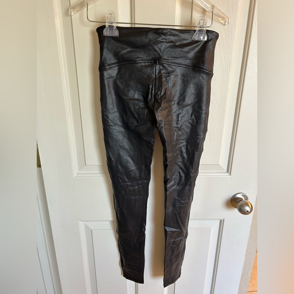Spanx Matte Faux Snakeskin Leather Leggings - Picture 4 of 4